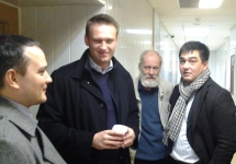 Алексей Навальный в коридоре Никулинского суда. Фото: Дмитрий Борко/Грани.ру