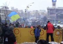 Восстановление баррикад в Киеве. Кадр видеотрансляции