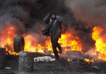 Бой на Грушевского 22 января. Фото Юрия Тимофеева/Грани.Ру