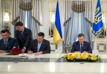 Подписание соглашения на Украине. Фото: president.gov.ua