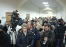 В Басманном суде в день слушаний по домашнему аресту Навального. Фото: Грани.Ру