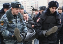 Задержания на антивоенной акции. Фото Е.Михеевой/Грани.Ру