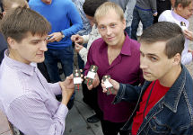 Российским курсантам вручают погоны. Фото: mil.ru
