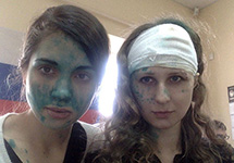 Толоконникова и Алехина после нападения в Нижнем Новгороде
