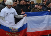 На пророссийском митинге в Симферополе. Фото: radiosvoboda.org