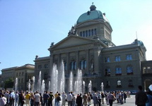 Федеральный дворец в Берне - местопребывание швейцарского парламента и федерального совета. Фото: admin.ch