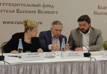 Елена Мизулина и Константин Малофеев (справа). Фото: cskp.ru
