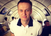 Алексей Навальный с разрешения следователя едет к стоматологу, 26.05.2014. Фото из инстаграма yulia_navalnaya