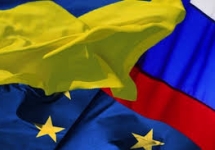 Флаги ЕС, Украины и России. С сайта thekievtimes.ua