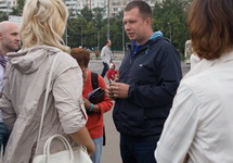 Николай Ляскин агитирует избирателей. Фото: lyaskin2014.ru