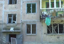 Последствия артобстрела в Луганске. Кадр видеозаписи
