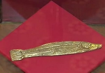 Скифское золотое изделие из крымского музея. Кадр ТСН