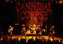 На концерте Cannibal Corpse. Фото: Википедия