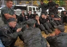 Протестующие украинские срочники. Кадр Пятого канала