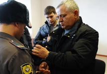 Михаила Шуховцева берут под стражу. Фото: ura.ru