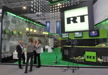 В студии Russia Today. Фото: tvc.ru