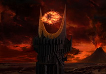 Око Саурона на фоне вулкана Ородруин в Мордоре. Кадр фильма "Властелин колец"
