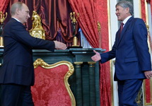 Владимир Путин и Алмазбек Атамбаев. Москва, 23.12.2014. Фото: president.kg