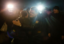Порошенко встречает освобожденных из плена. Фото: president.gov.ua
