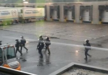Полицейские у места захвата заложников. Фото: @OlivierPerou