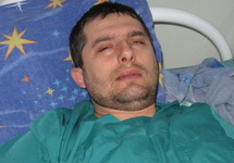 Руслан Алехин в больнице после избиения. Фото: sokrn.ru