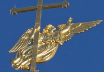 Ангел на шпиле Петропавловского собора. Фото: spbhi.ru