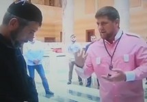 Рамзан Кадыров отчитывает жителей Чечни. Кадр ТРК "Грозный"