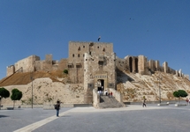 Цитадель в Алеппо. Довоенное фото из Википедии