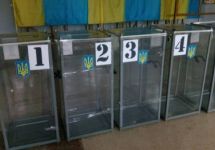На избирательном участке в Мариуполе. Фото: 0629.com.ua