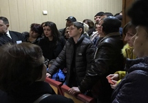 "Дело 26 февраля": публика в коридоре суда. Фото: 15minut.org