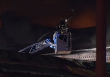 Пожар в цеху на Стромынке: тушение огня с автовышки. Кадр "Вестей"
