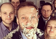 Алексей Навальный после нападения. Фото из Инстаграма
