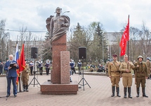 У памятника Жукову рядом с Центральной площадью Одинцова. Фото: ofeed.ru
