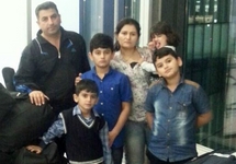 Хасан Ахман Абдо с семьей в транзитной зоне Шереметьева. Фото Розы Магомедовой