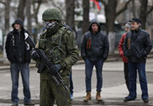 Военные без опознавательных знаков в Крыму. Фото: strikeup.ru