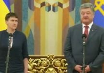 Надежда Савченко и Петр Порошенко. Кадр трансляции