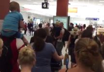 Эвакуация в аэропорту Ниццы. Кадр видеозаписи