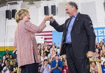 Хиллари Клинтон и Тим Кейн. Фото: @HillaryClinton