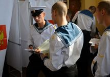 На избирательном участке в Севастополе. Фото: krymr.com