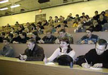 Студенты. Фото с сайта www.oasis.secna.ru