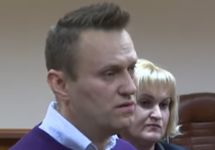 Алексей Навальный и Ольга Михайлова в кировском суде. Кадр видеозаписи