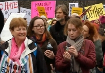 На "женском марше" в Вашингтоне. Кадр Reuters