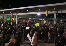 Демонстрация против антимигрантского указа в аэропорту Кеннеди, Нью-Йорк. Кадр USA Today