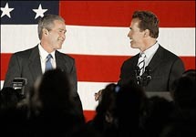 Буш и Шварценеггер. Фото Reuters