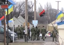 Задержание участников блокады. Кадр съемки украинской полиции