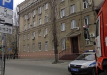 У ростовской школы № 5 после взрыва. Фото: 161.ru