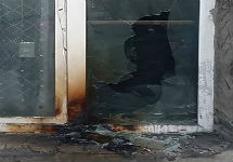 Киселевск: окно в церкви пятидесятников после поджога. Фото с ФБ-страницы Андрея Сухотина