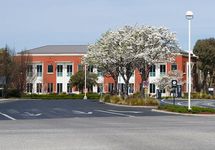 Корпус штаб-квартиры Facebook. Менло-Парк, Калифорния. Фото: Википедия