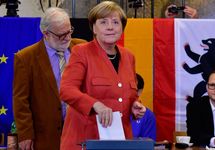 Ангела Меркель на избирательном участке, 24.09.2017. Фото: sky.com