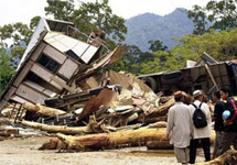 Разрушенное здание на Суматре. Фото АР